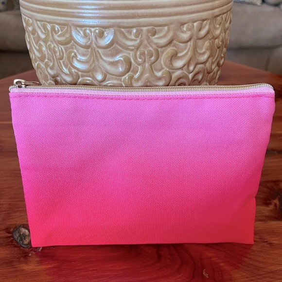 Vibrant Pink‎ Zipper Pouch - Picture 1 of 5